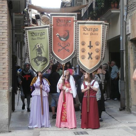 Hostal El Volante Estella Luaran gambar