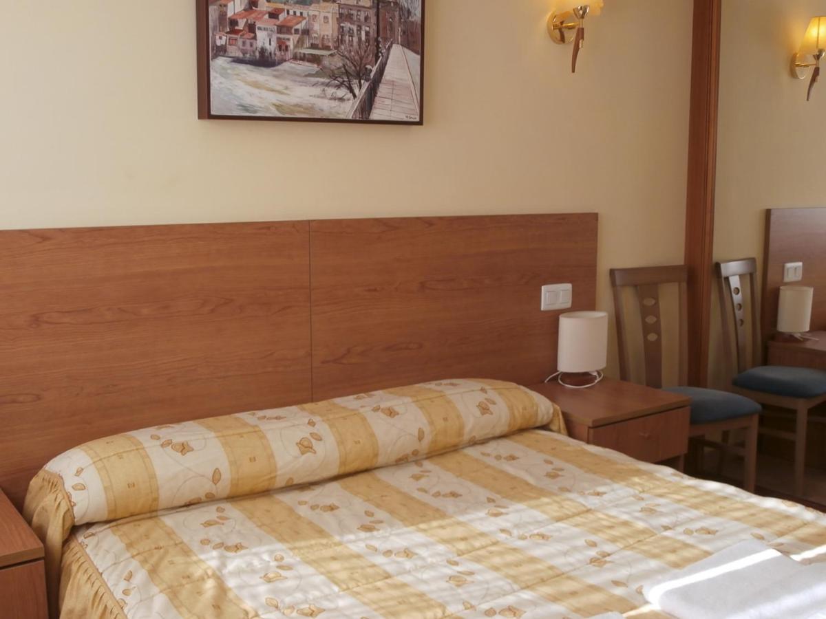 Hostal El Volante Estella Luaran gambar