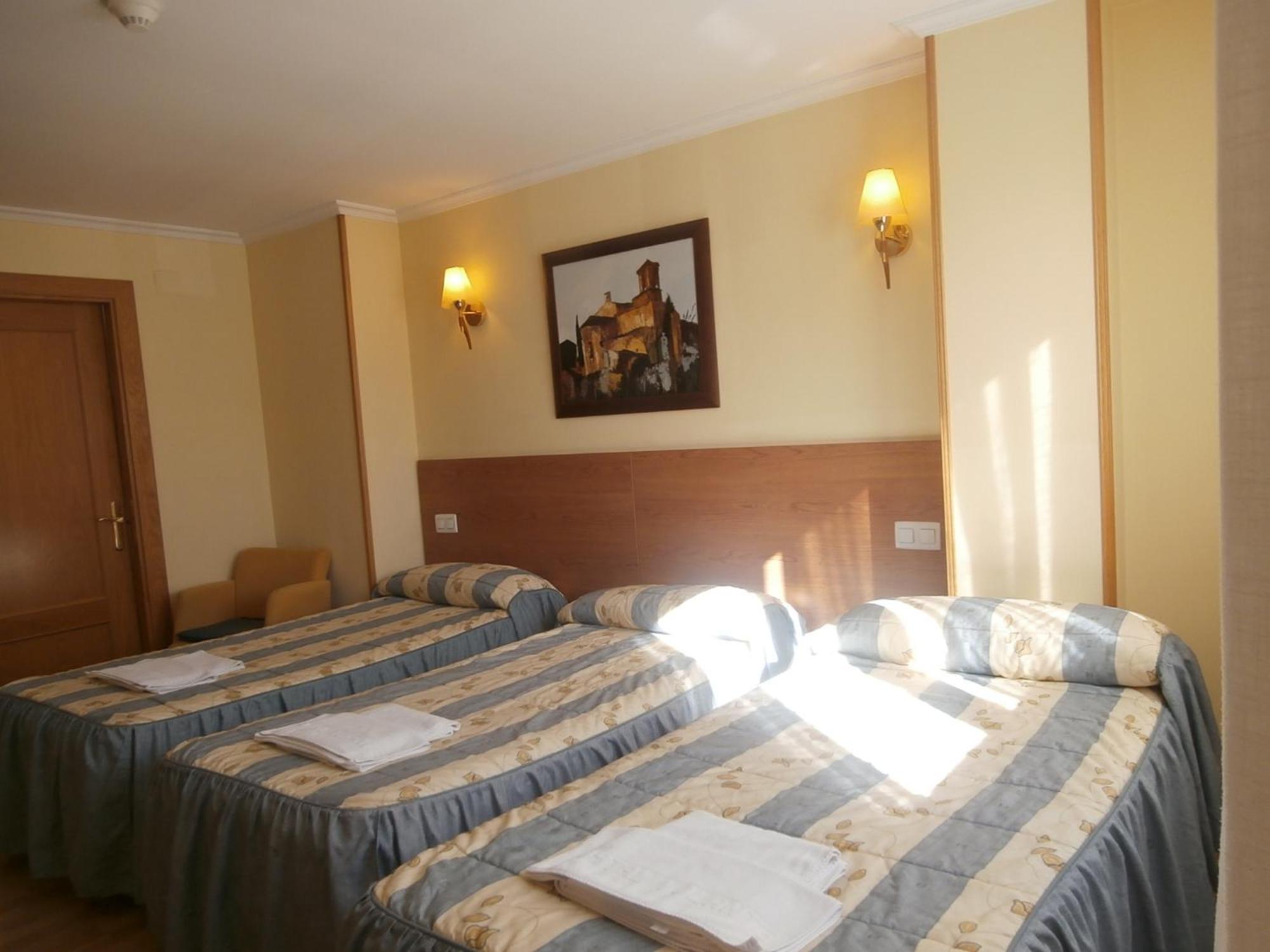 Hostal El Volante Estella Luaran gambar