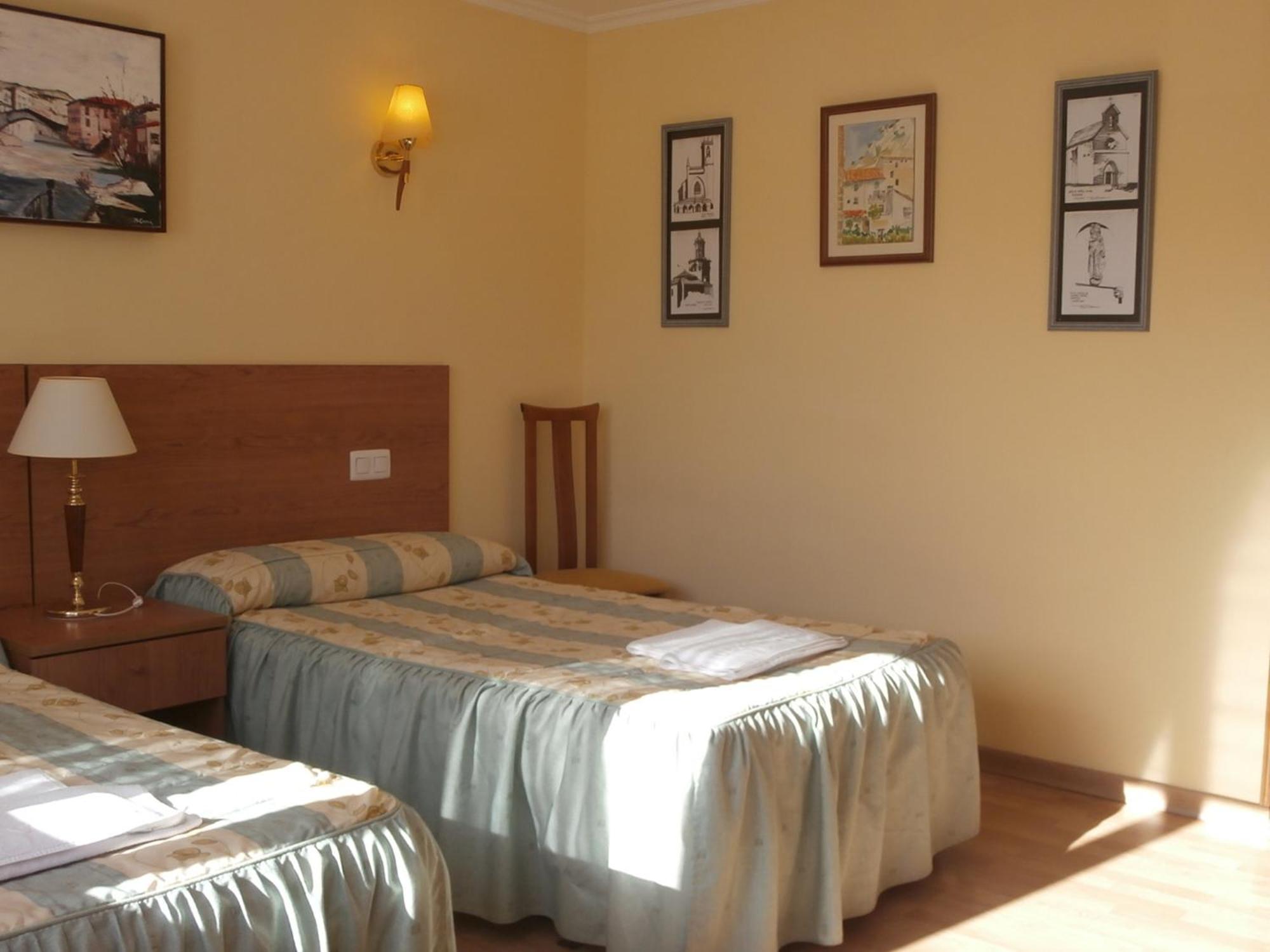 Hostal El Volante Estella Luaran gambar