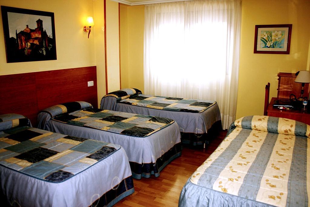 Hostal El Volante Estella Luaran gambar