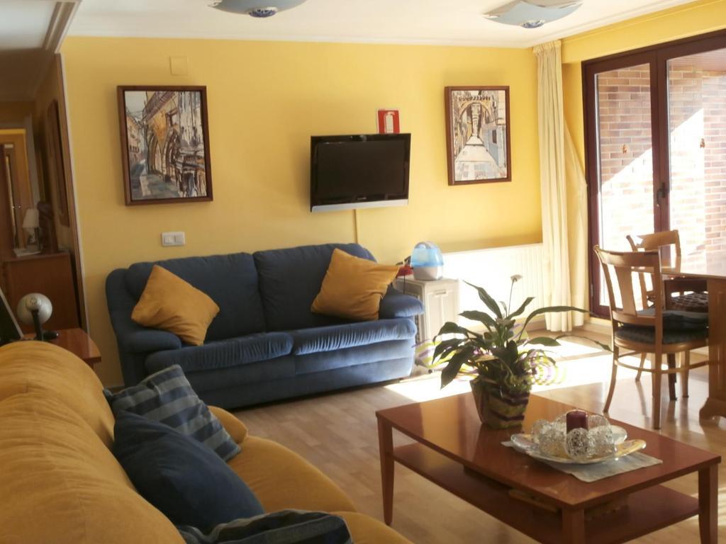 Hostal El Volante Estella Luaran gambar