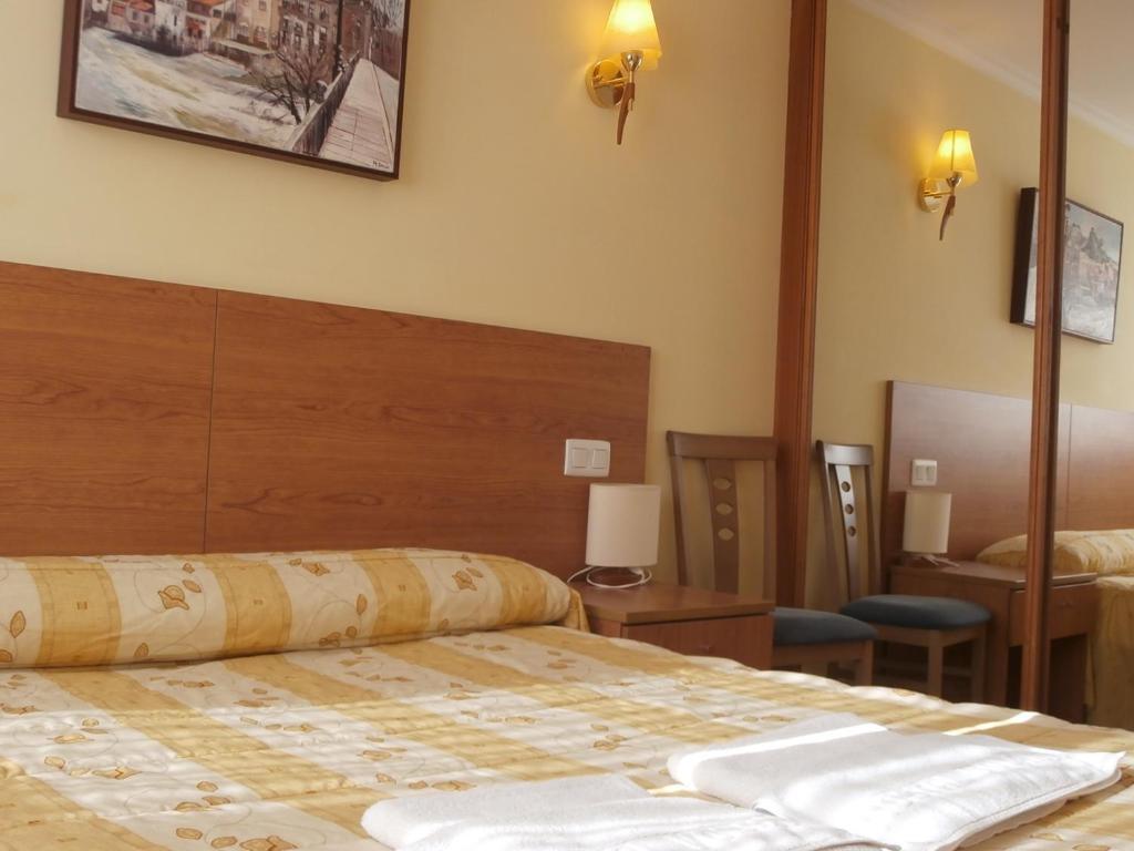 Hostal El Volante Estella Luaran gambar