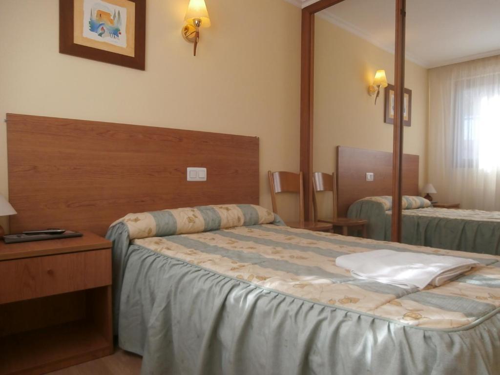 Hostal El Volante Estella Luaran gambar