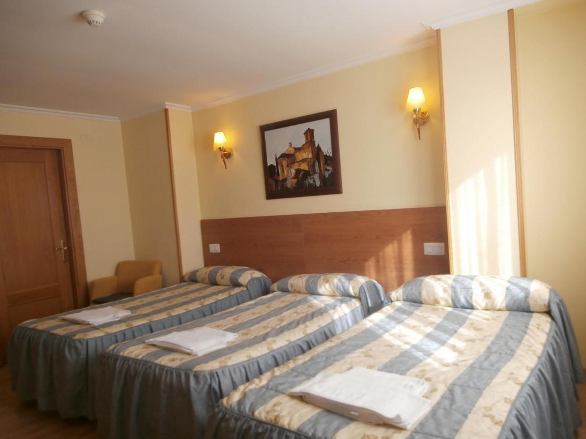 Hostal El Volante Estella Luaran gambar